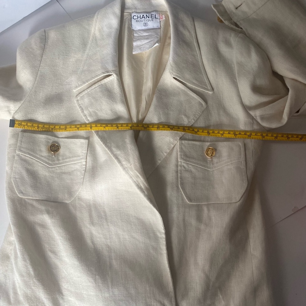 Vintage Chanel 80’s linen jacket - Picture 14 of 16